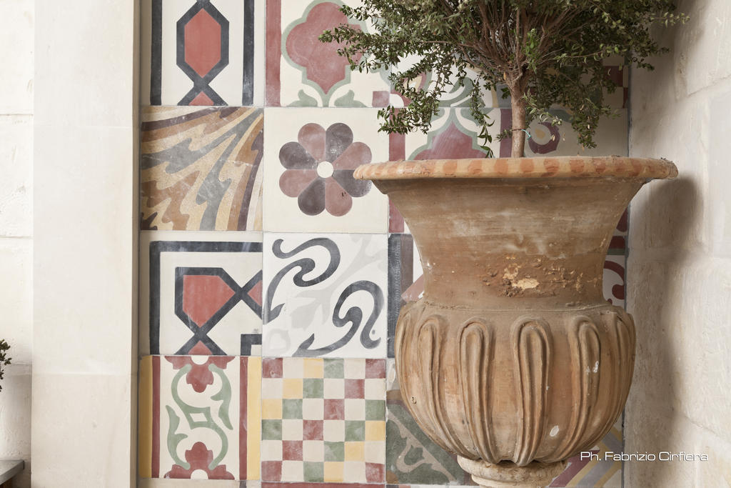 Palazzo Dei Dondoli Bed & Breakfast Lecce Exterior photo