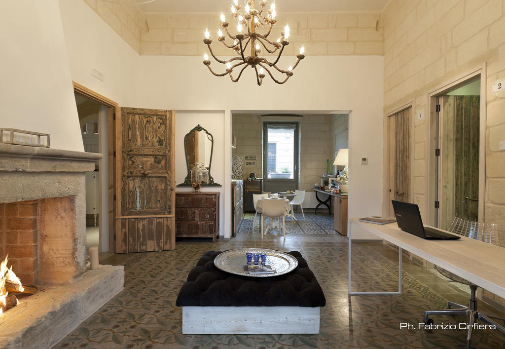 Palazzo Dei Dondoli Bed & Breakfast Lecce Exterior photo