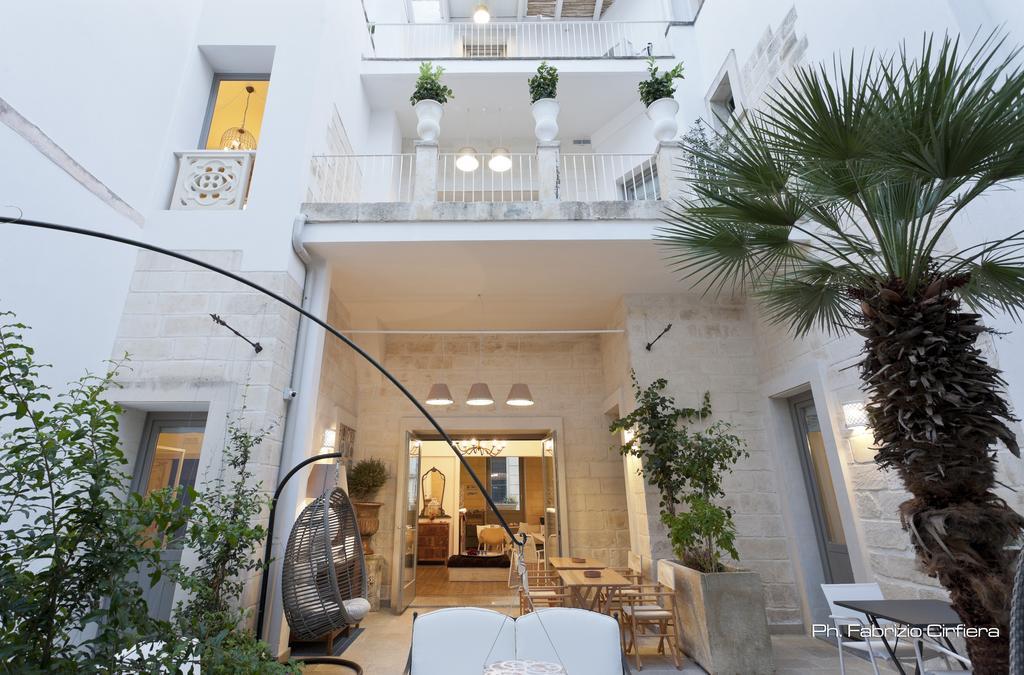 Palazzo Dei Dondoli Bed & Breakfast Lecce Exterior photo