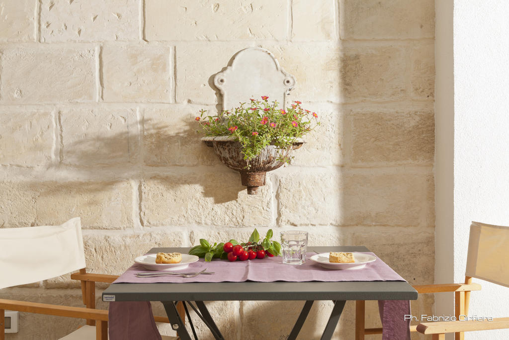Palazzo Dei Dondoli Bed & Breakfast Lecce Exterior photo