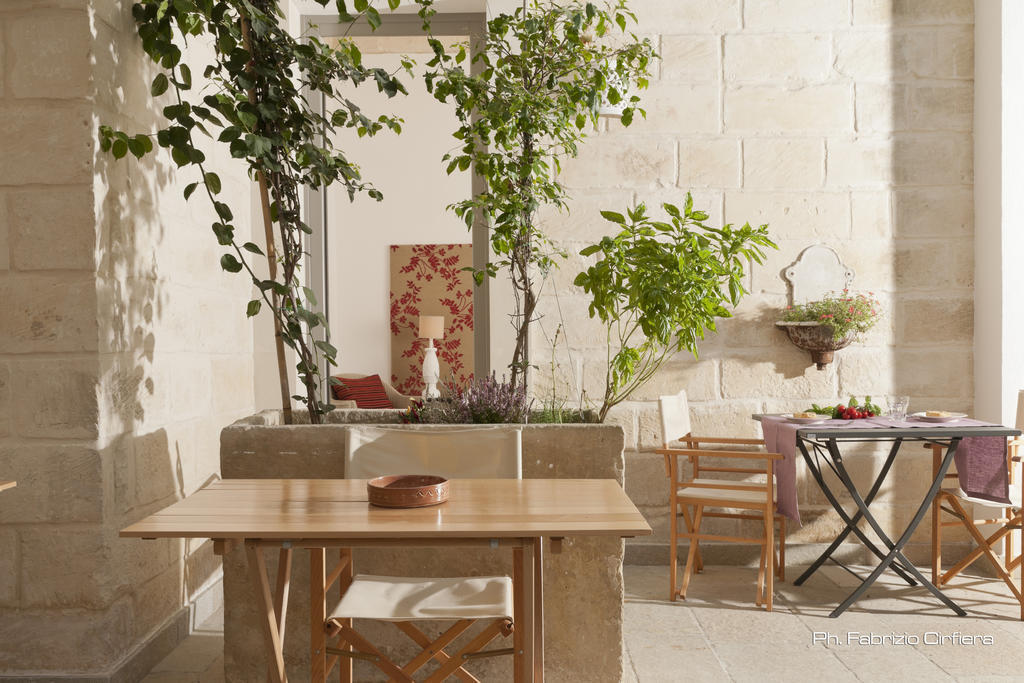 Palazzo Dei Dondoli Bed & Breakfast Lecce Exterior photo